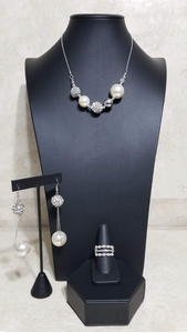 In my Pearls Paparazzi Accessories - VJ Bedazzled Jewelry